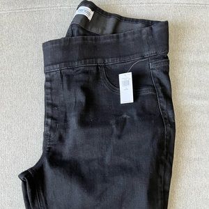 Black pull on jegging